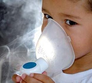 Crianças sofrem com doenças respiratórias.